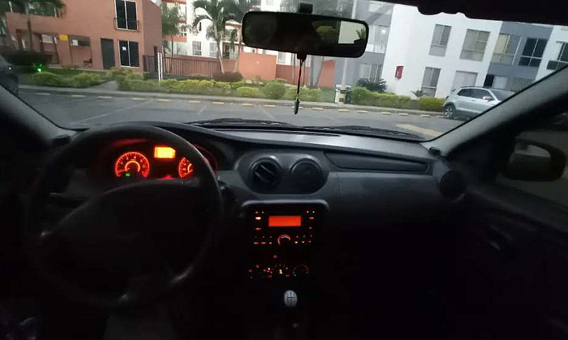 Renault Logan...