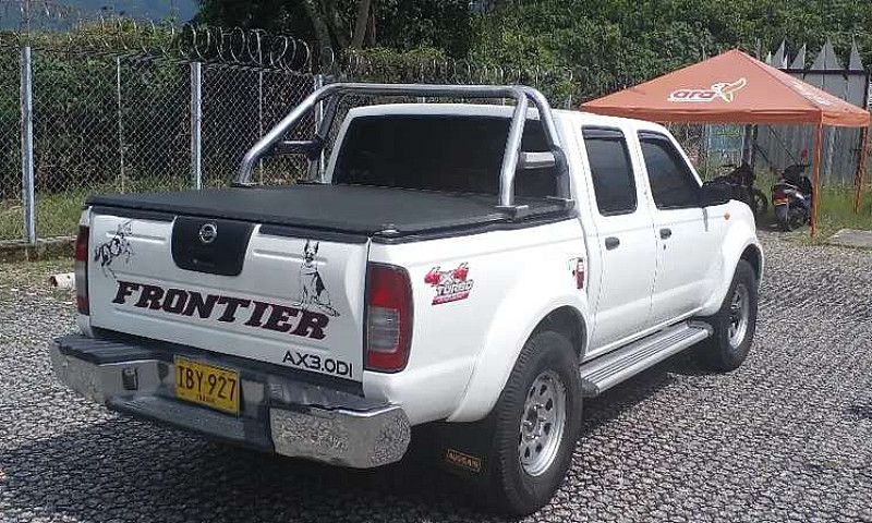 Vendo Camioneta Niss...