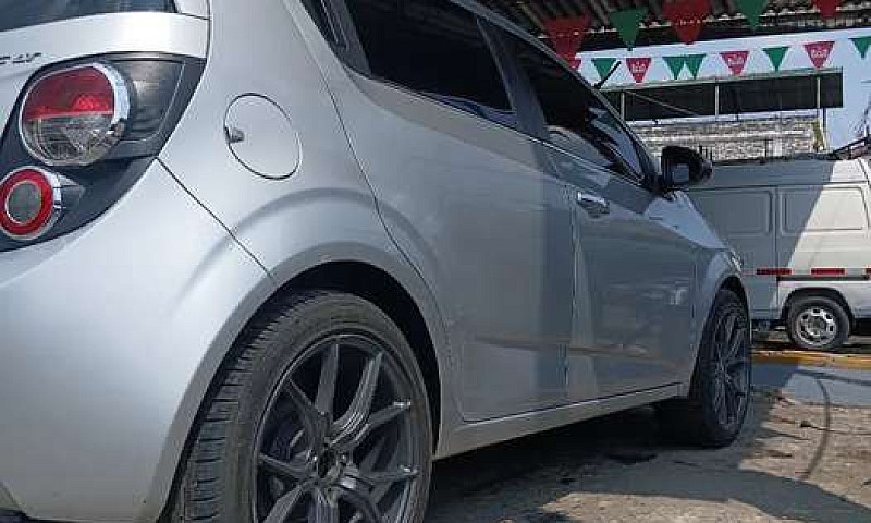 Chevrolet Sonic Lt 2...
