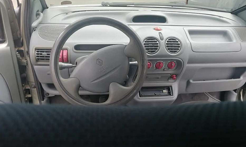 Vendo Twingo 2006...