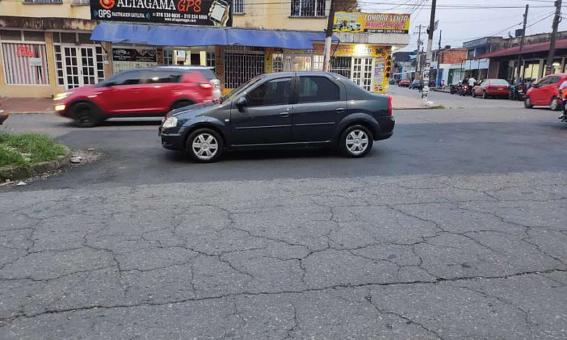 Vendo Renault Logan ...