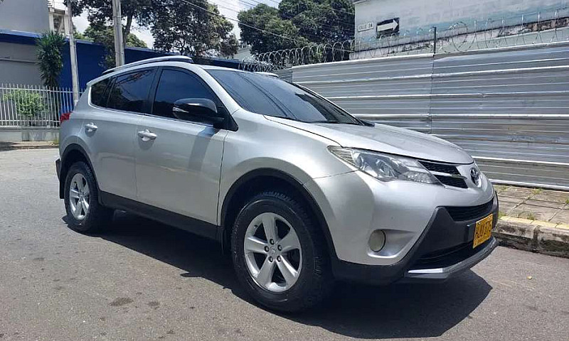 Vendo Toyota Rav4 Mo...