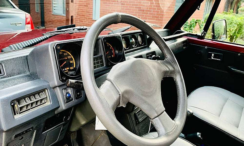 Montero Mitsubishi E...