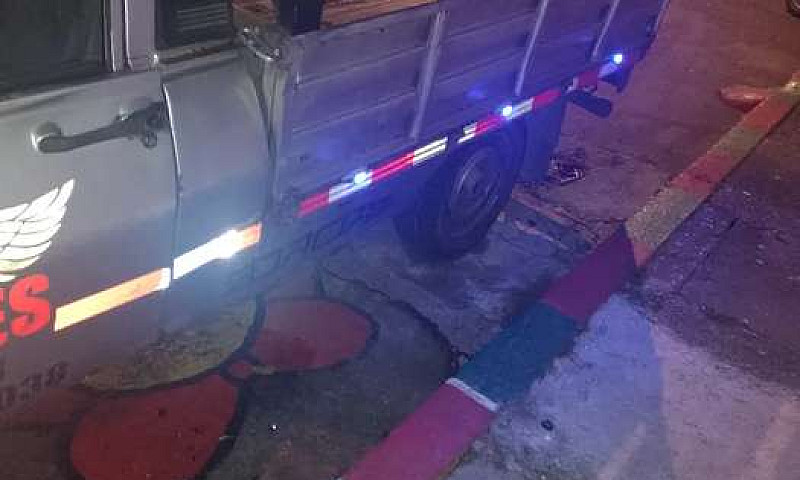 Camioneta Dacia...
