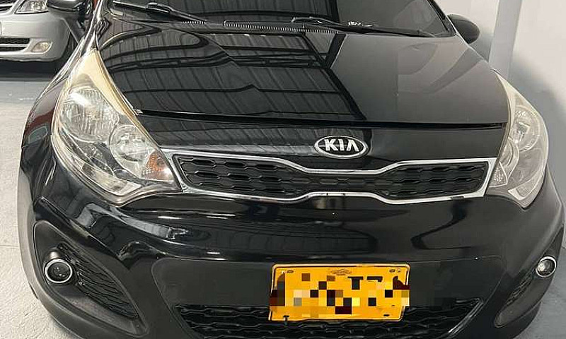 Kia Rio Hb 2015...