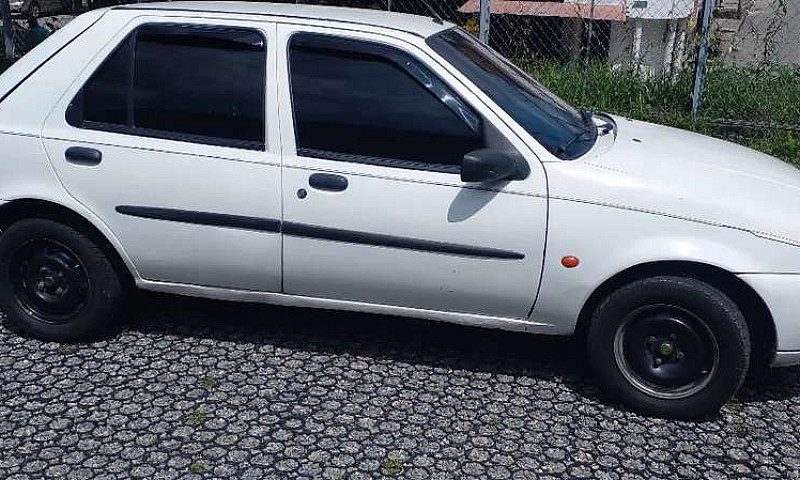 Vendo Automóvil Ford...