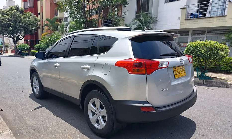 Vendo Toyota Rav4 Mo...