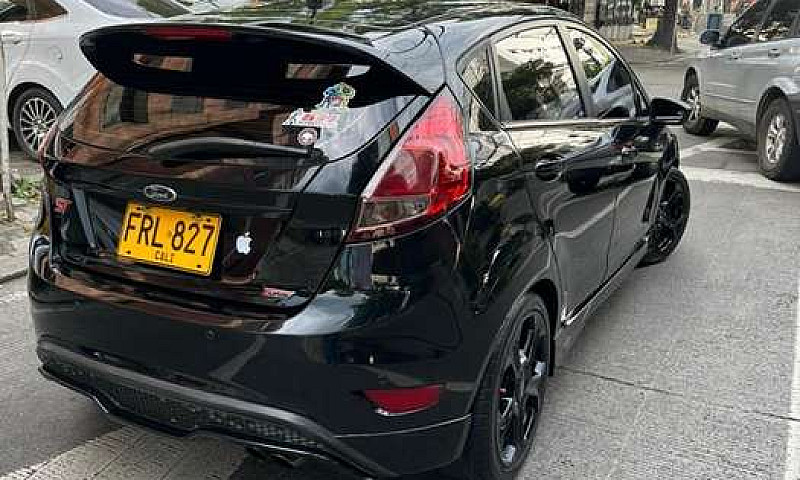 Vendo Ford Fiesta St...