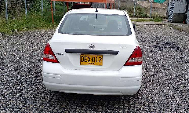 Vendo Nissan Tida Mo...