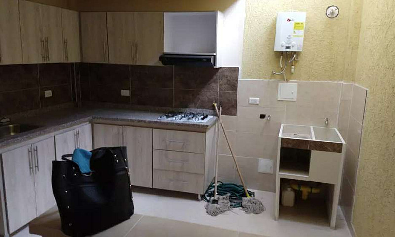 Arriendo Casa Sector...