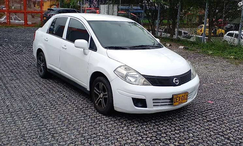 Vendo Nissan Tida Mo...