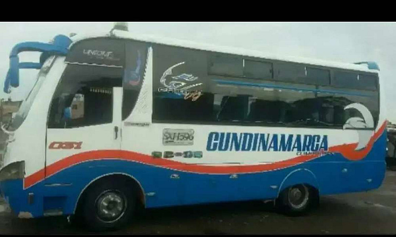 Vendo Buseta Hyundai...