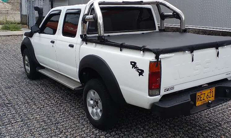 Vendo Nissan Frontie...