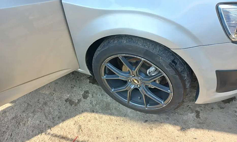 Chevrolet Sonic 1.6 ...