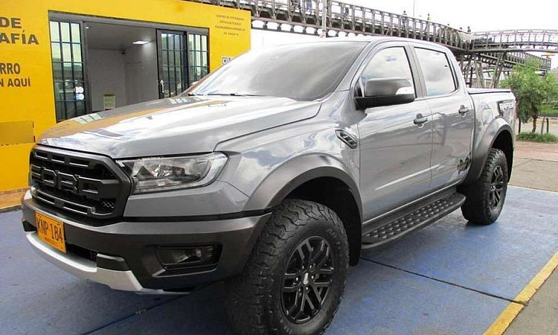 Ford Ranger Raptor 2...