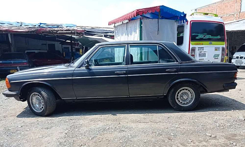 Mercedes Benz W123 E...