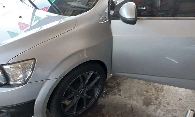 Chevrolet Sonic 1.6 ...