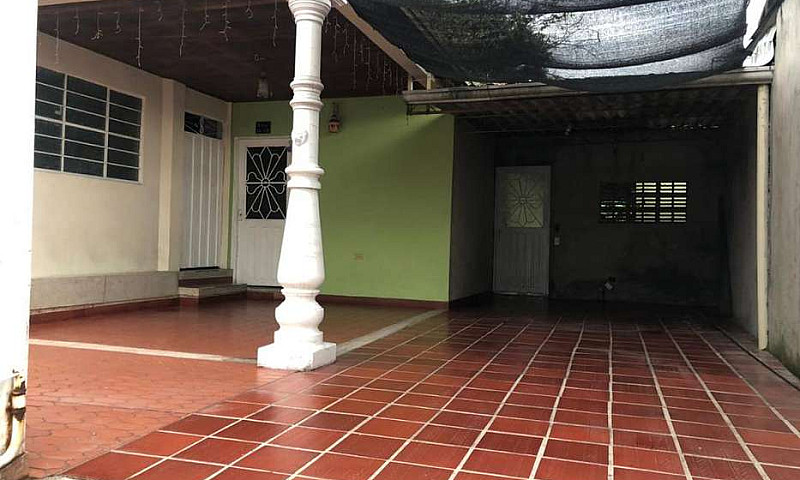 Venta Casa Barrio Az...
