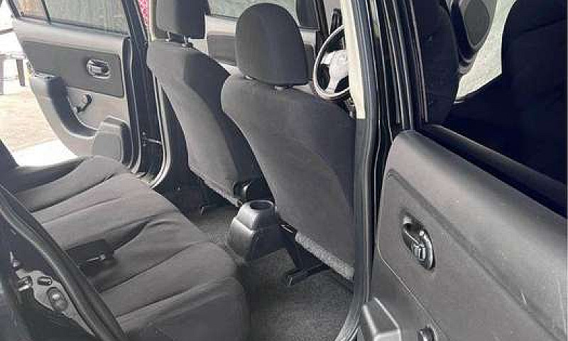Permuto Nissan Tiida...