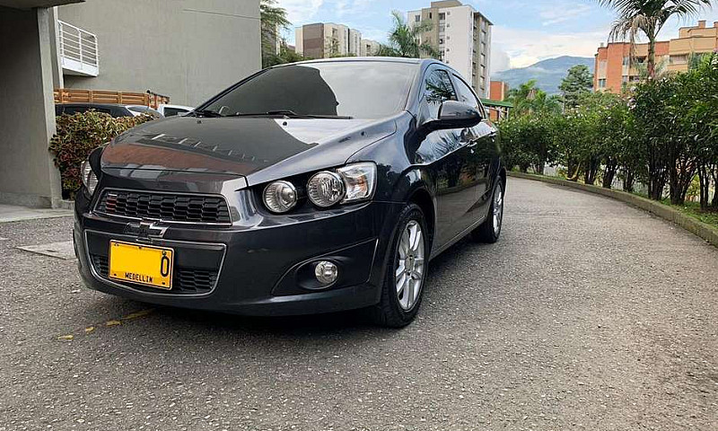 Chevrolet Sonic Lt 2...