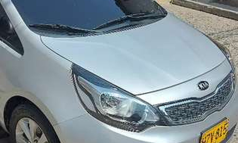 Vendo Kia Rio...