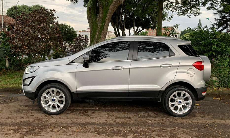Ford Ecosport Titani...