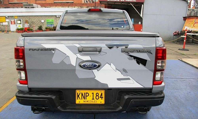 Ford Ranger Raptor 2...