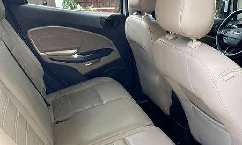 Ford Ecosport Titanu...