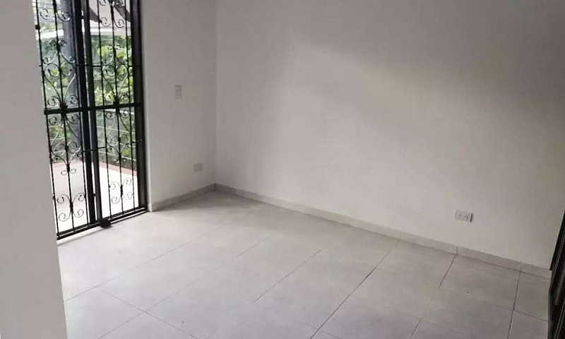 Se Arrienda Casa...