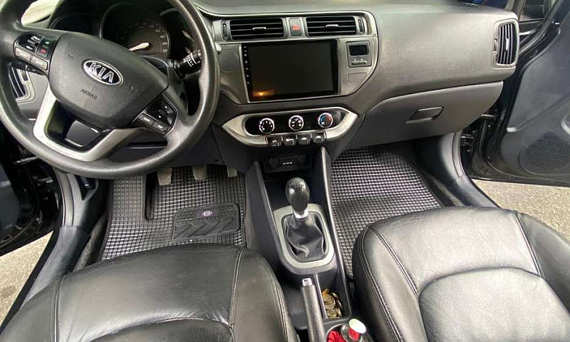 Vendo Kia Rio Ubex F...