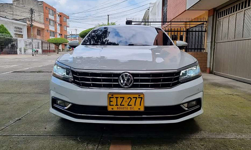 Volkswagen Passat Bl...