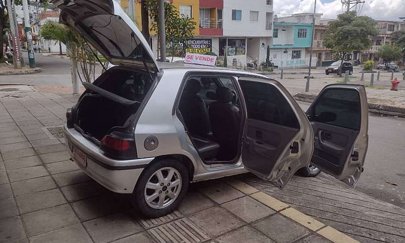 Renault Clío 1.4/200...