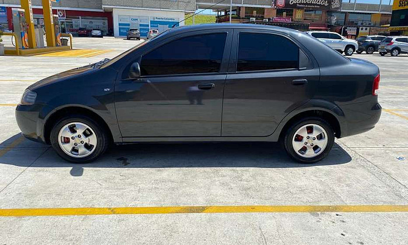 Aveo Sedan 1.6. Gris...