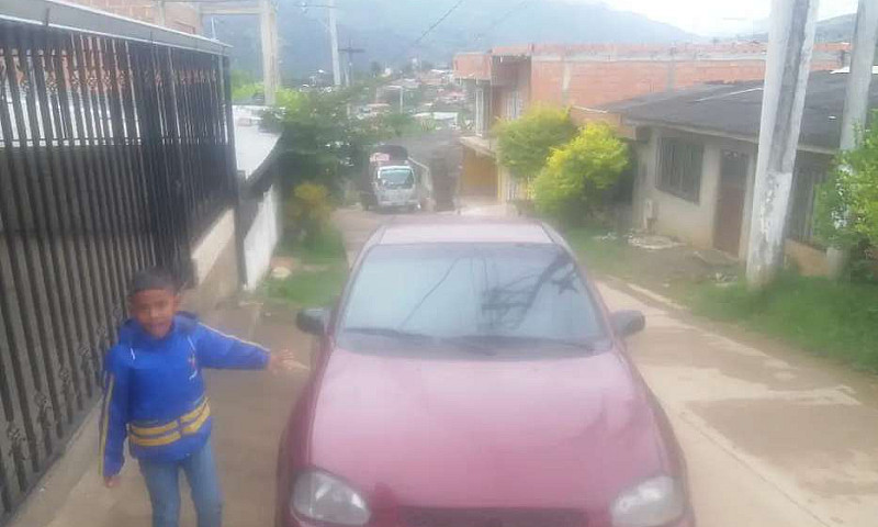 Se Vende Carro Corsa...