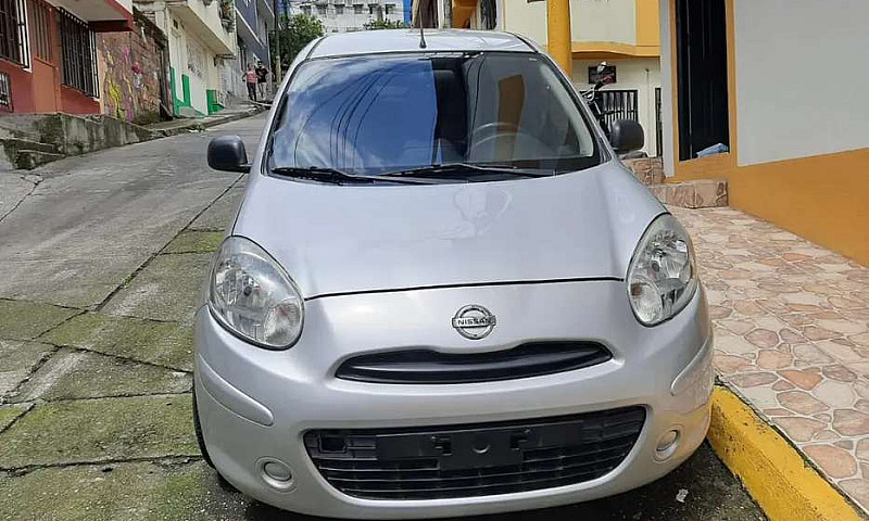 Vendo Nissan March 2...