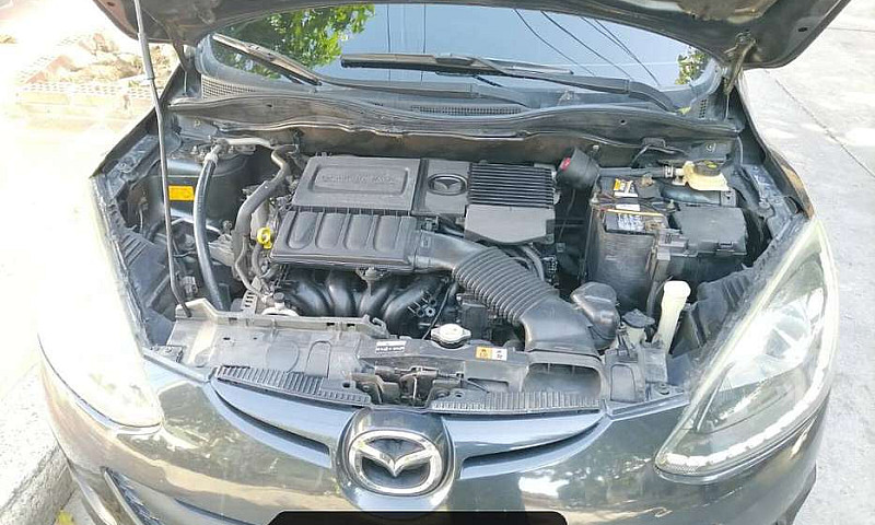 Se Vende Mazda 2....