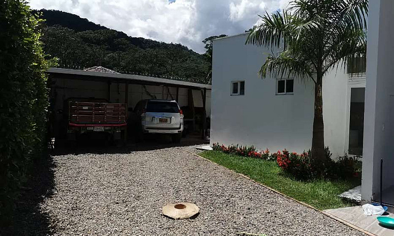 Se Vende Casa Campes...