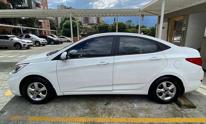 Vendo Hyundai Accent...
