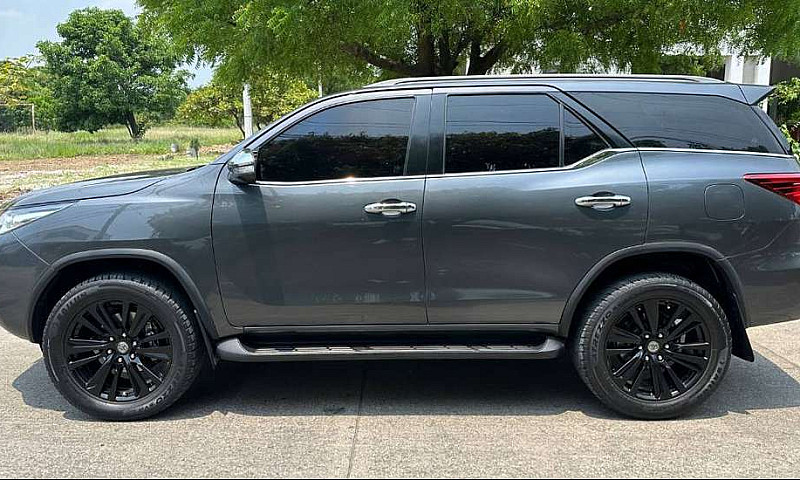 Toyota Fortuner Sw4 ...