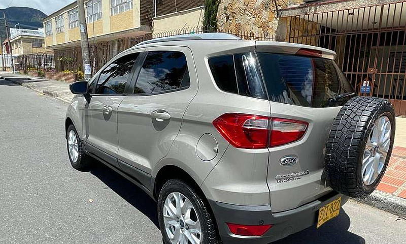 Ford Ecosport Titani...