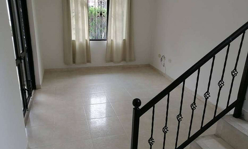 Casa En Conjunto Cer...