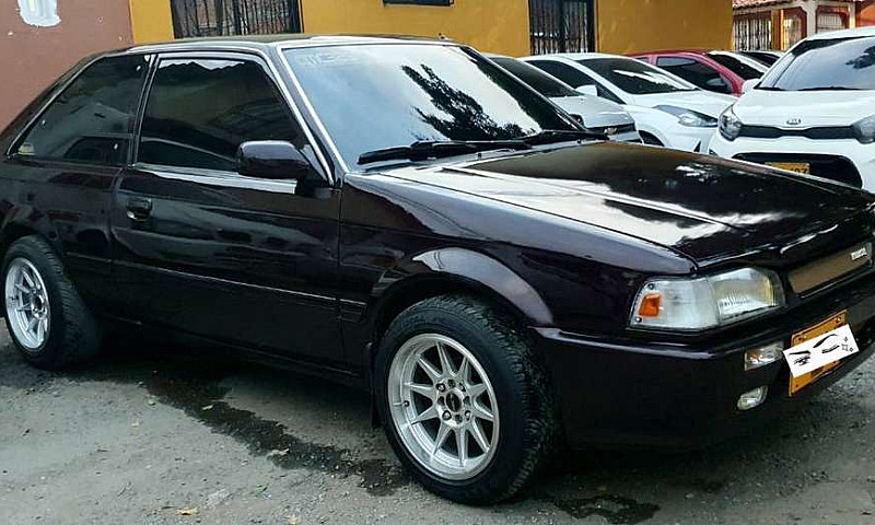 Mazda 323 Coupe...