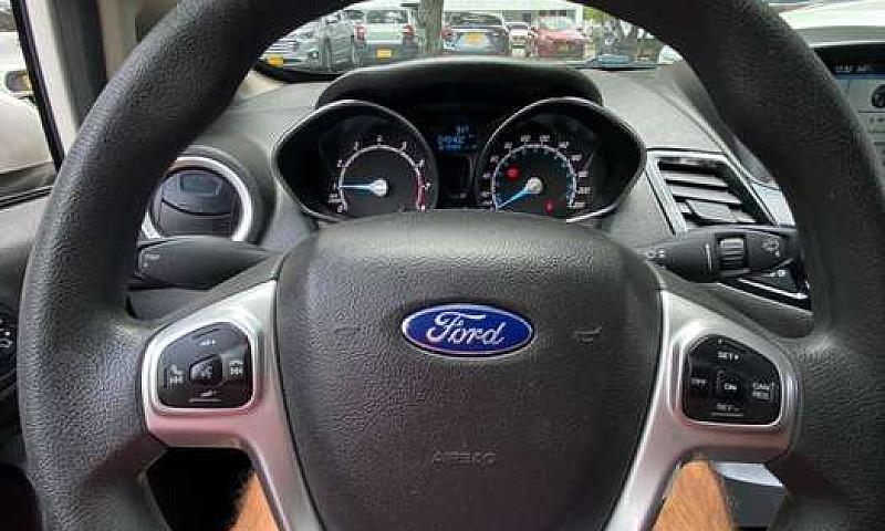 Vendo Ford Fiesta Se...