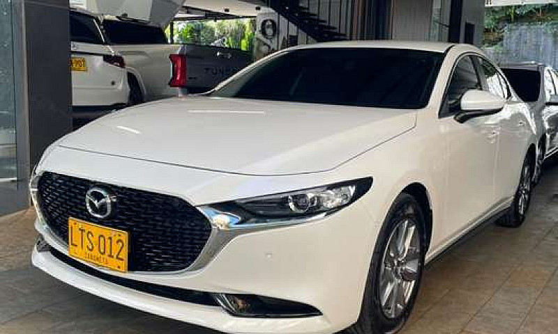 Mazda 3 Hybrid 2024...