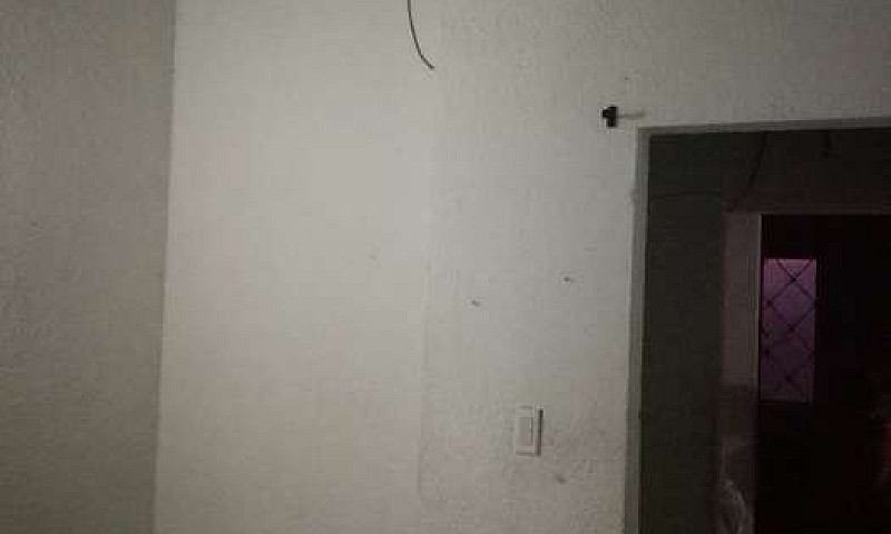 Se Vende Casa...