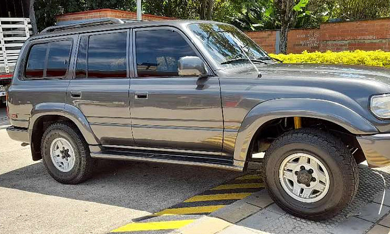 Toyota Burbuja 4.0 U...
