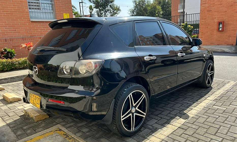 Mazda 3 Modelo 2011...