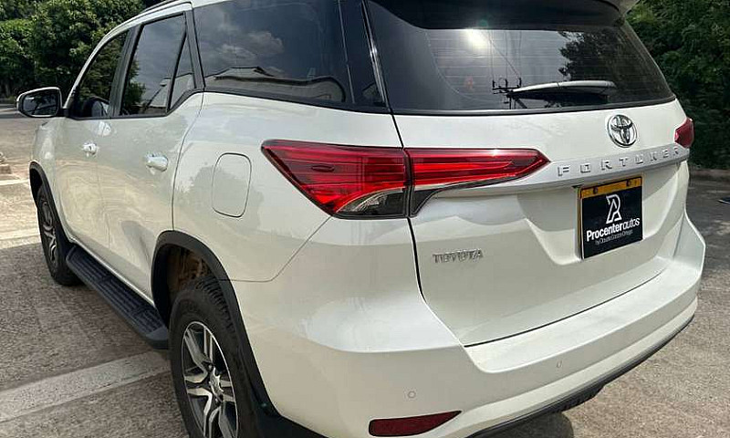 Toyota Fortuner Sr 2...