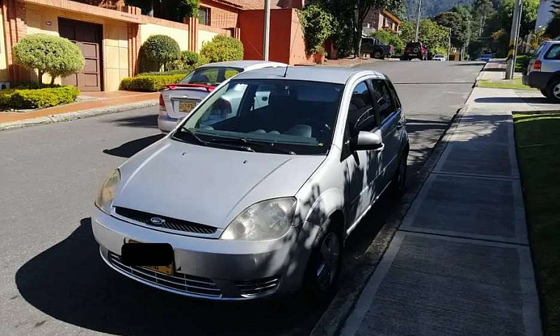 Vendo Ford Fiesta Po...