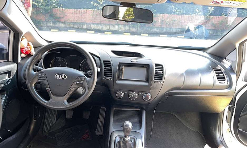 Hermoso Kia Cerato P...